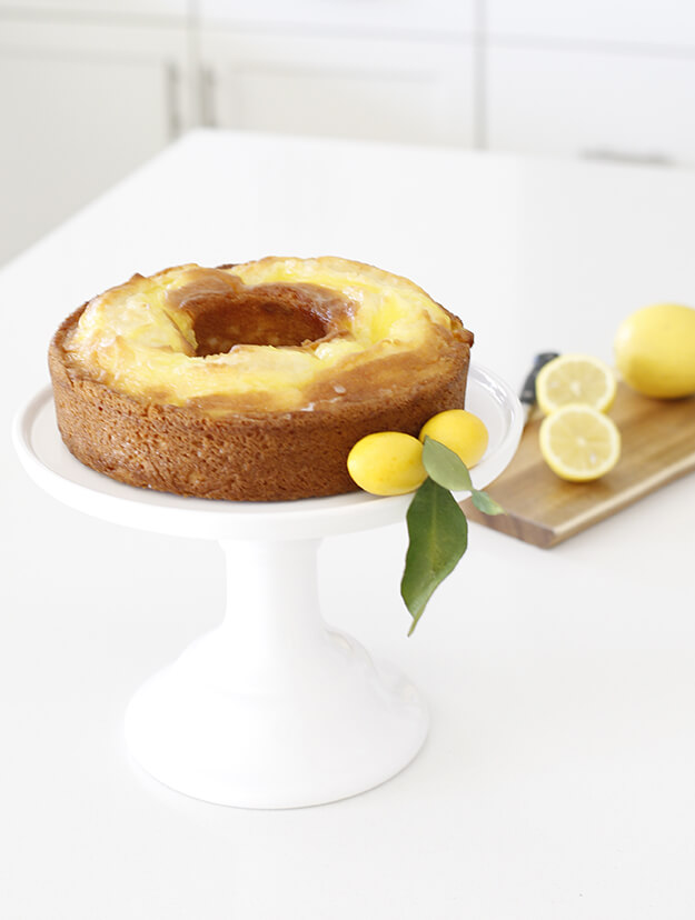 Moist Lemon Ring Cake with Lemon Filling