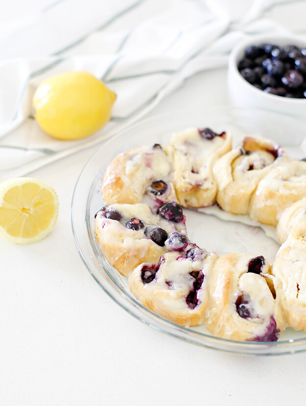 easy blueberry lemon crescent rolls