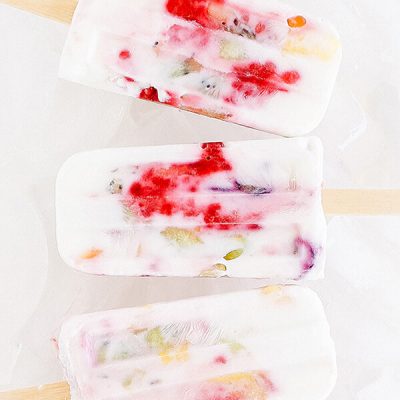 easy yogurt popsicles with fruit