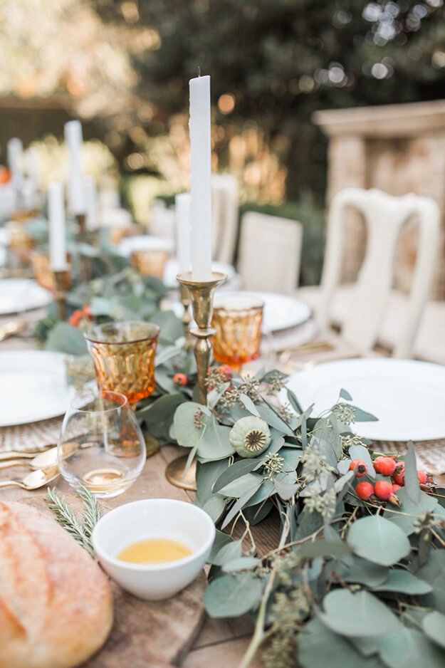Rustic Modern Natural Thanksgiving Tablescapes